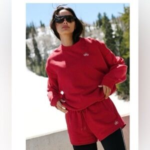 ALO YOGA ACCOLADE CREWNECK PULLOVER
BOLD RED